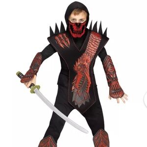 Kids skull dragon ninja Halloween costume. Sz kids medium but fits like a small.